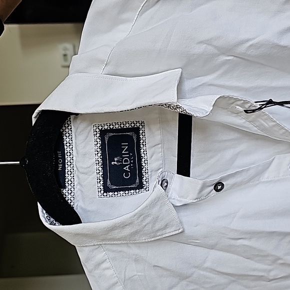 NWT Men's Button Down Shirt - Picture 2 of 2